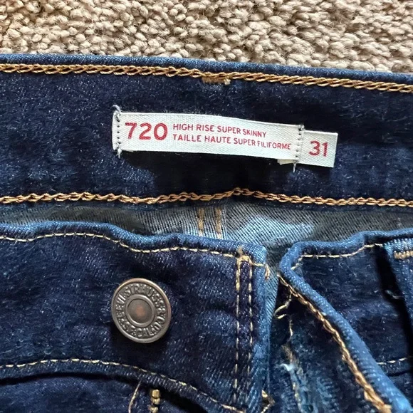 Levi’s 720 High Rise Jeans - Picture 3 of 3